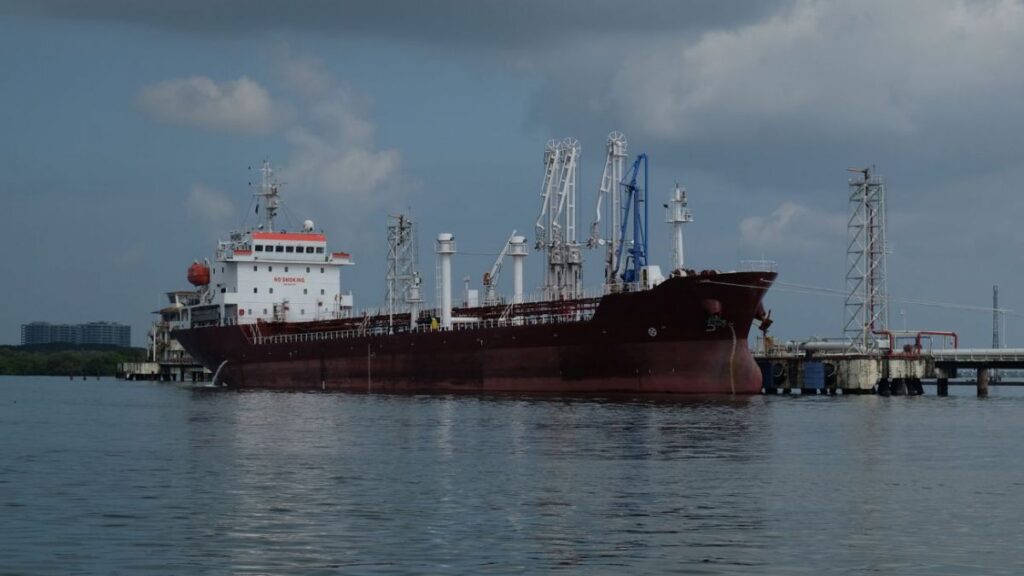 Dubai shadow fleet oil sanctions